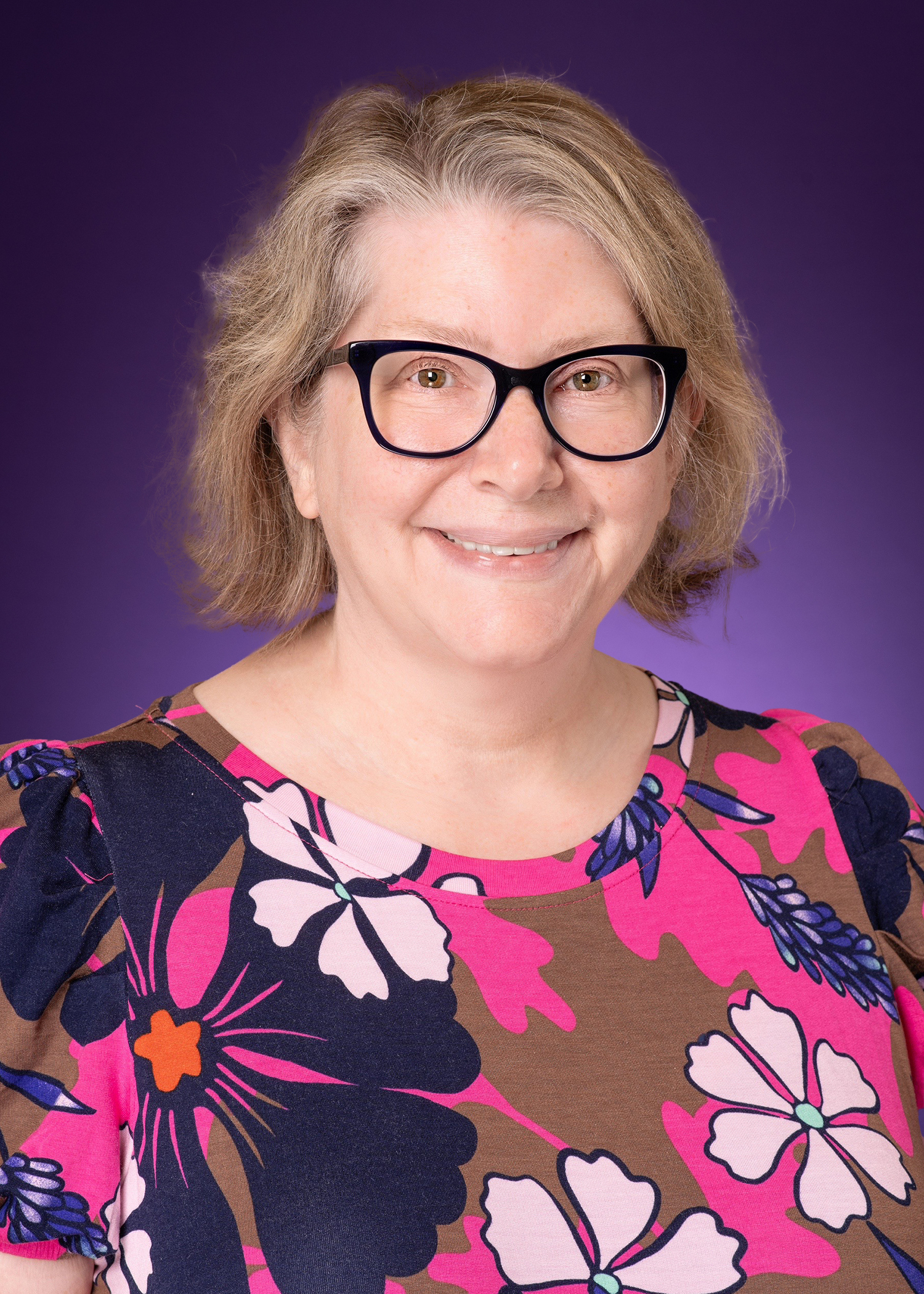 Headshot of Laura Olson