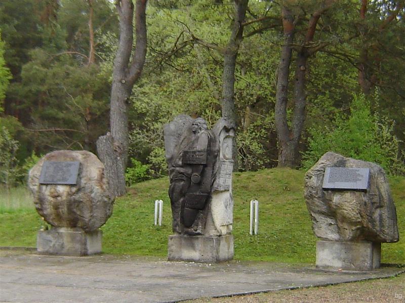 Stalag Luft IV Memorial in Poland | Brogaj, Public domain, via Wikimedia Commons